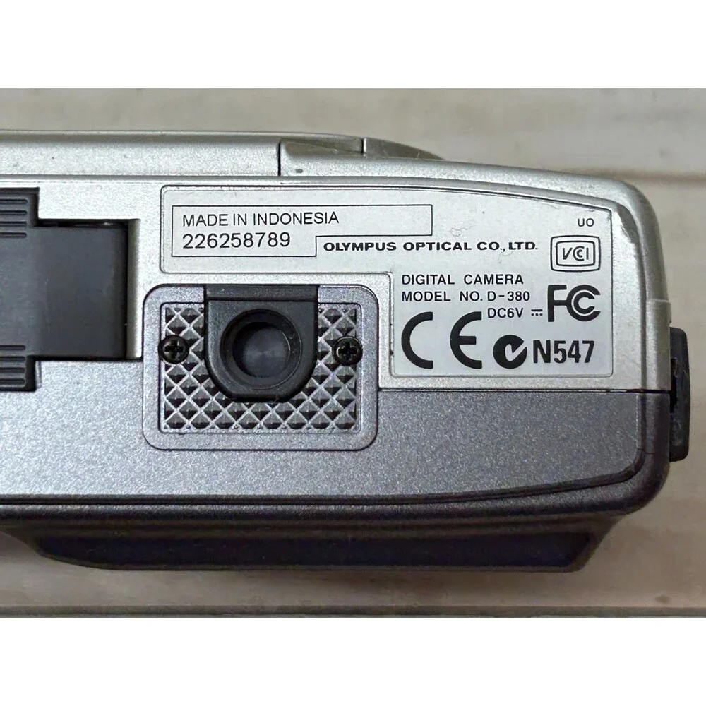 Olympus D-380 2002 Camedia Digital Camera 2.0 Megapixel